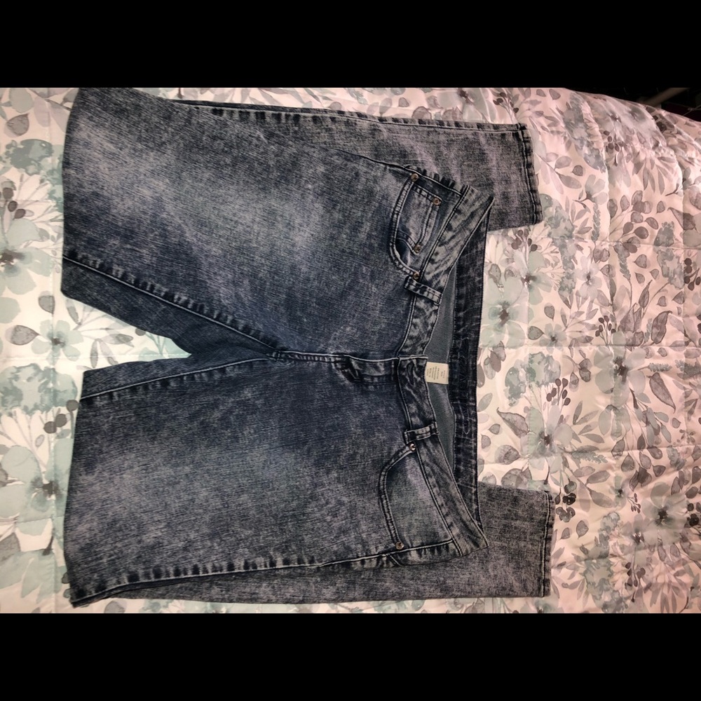 Distressed Skinny Jeans